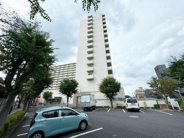 東京都八王子市初沢町の中古マンションの現地外観写真