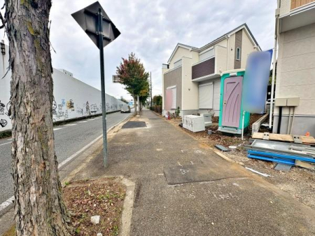 sqsFÖؒ̐VzˌĂ̑OʓH܂ތnʐ^