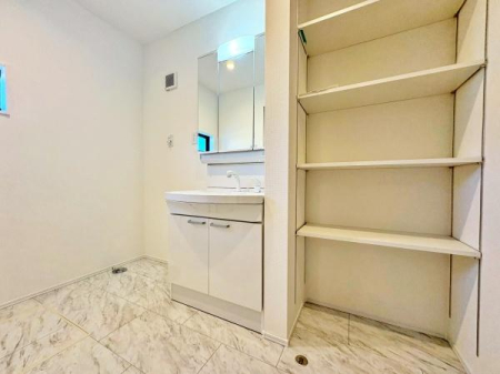 sqsk4ڂ̐VzˌĂ̐ʑEʏ