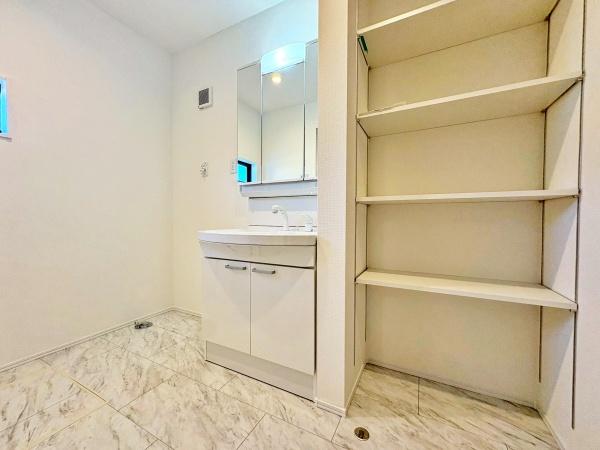 sqsk4ڂ̐VzˌĂ̐ʑEʏ