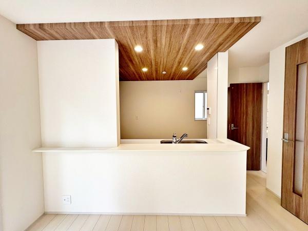 sqsUc4ڂ̐VzˌẴrO