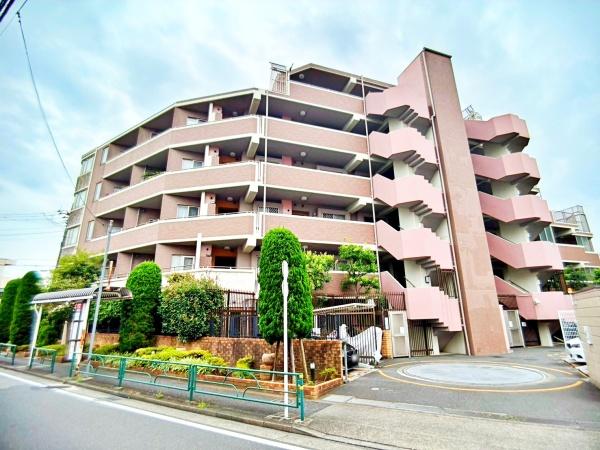 東京都練馬区下石神井3丁目の中古マンションの現地外観写真