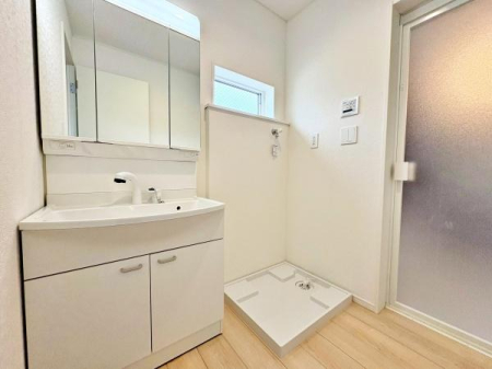 sqsac7ڂ̐VzˌĂ̐ʑEʏ