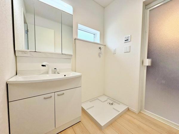 sqsac7ڂ̐VzˌĂ̐ʑEʏ