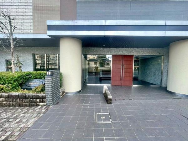 �����s����s����{��3���ڂ̒��Ã}���V�����̃G���g�����X