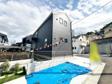 sqsْ̐VzˌĂ̑OʓH܂ތnʐ^