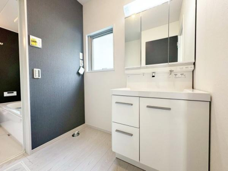 sqsْ̐VzˌĂ̐ʑEʏ