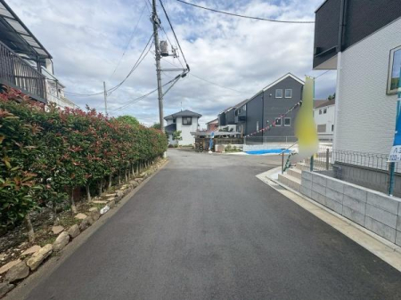 sqsْ̐VzˌĂ̑OʓH܂ތnʐ^