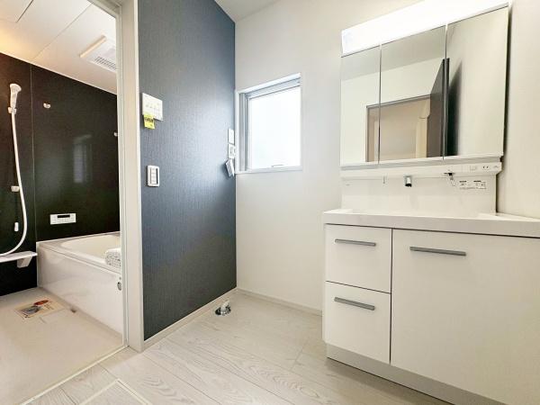 sqsْ̐VzˌĂ̐ʑEʏ