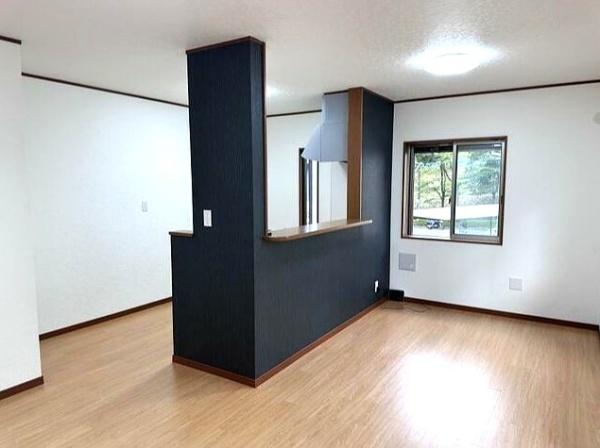 東京都八王子市寺田町の中古一戸建てのリビング