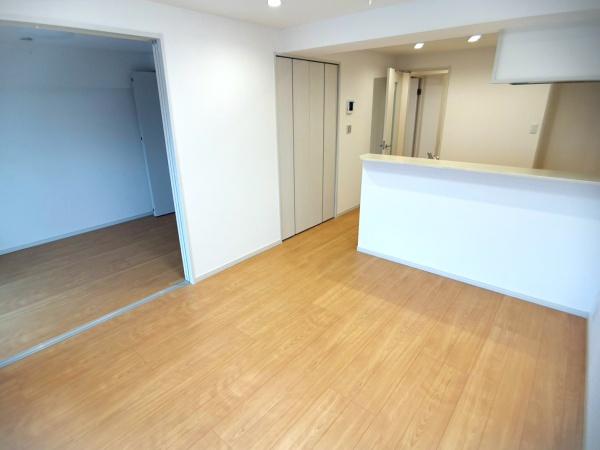 東京都杉並区和泉4丁目の中古マンションのリビング