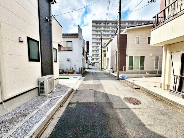 �����s�����q�s���c���̐V�z��ˌ��Ă̑O�ʓ��H�܂ތ��n�ʐ^