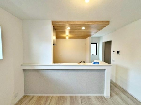 �����s�����q�s���c���̐V�z��ˌ��Ẵ��r���O