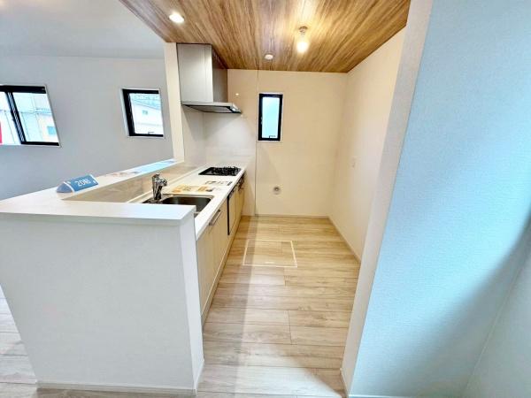 �����s�����q�s���c���̐V�z��ˌ��ẴL�b�`��