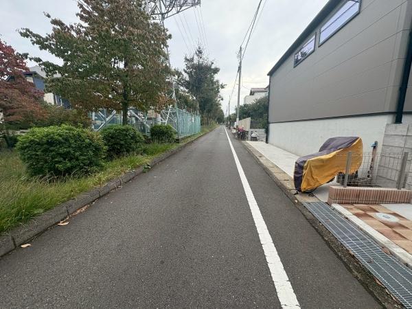 sqsxm̐VzˌĂ̑OʓH܂ތnʐ^