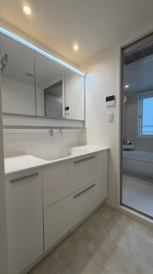 �����s������a�c2���ڂ̒��Ã}���V�����̐��ʑ�E���ʏ�
