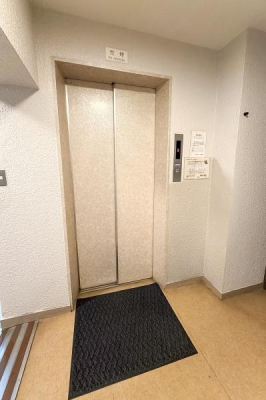 �����s���n�捂���3���ڂ̒��Ã}���V�����̃G���g�����X