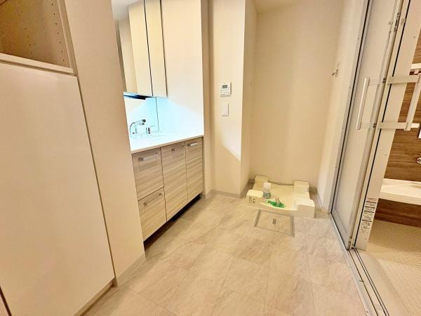 �����s�����q�s��a�c��5���ڂ̒��Ã}���V�����̐��ʑ�E���ʏ�