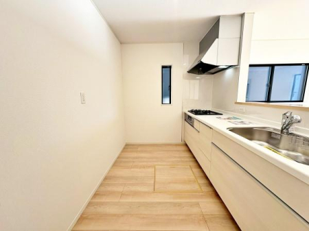 �����s�����q�s������̐V�z��ˌ��ẴL�b�`��