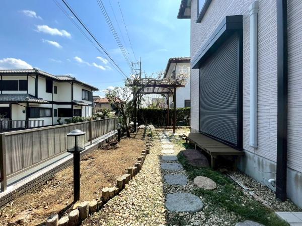 東京都八王子市南陽台3丁目の中古一戸建ての庭