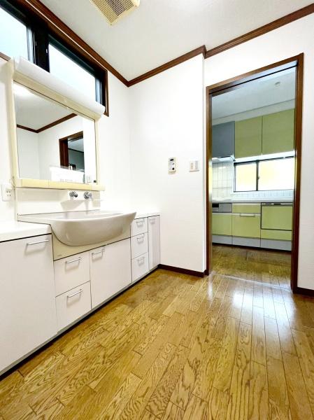 東京都八王子市南陽台3丁目の中古一戸建ての洗面台・洗面所