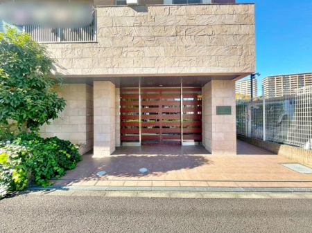 �����s�����q�s���؂̒��Ã}���V�����̃G���g�����X