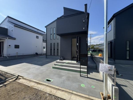 sqs̐VzˌĂ̑OʓH܂ތnʐ^