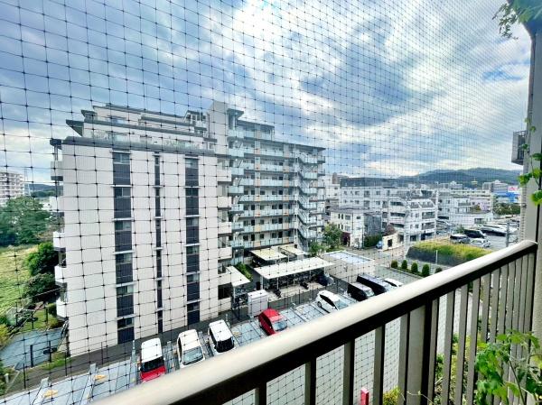 東京都八王子市椚田町 1221-2の中古マンションのバルコニー