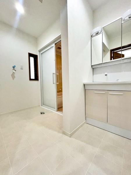 �����s�����q�s��a�c��6���ڂ̒��È�ˌ��Ă̐��ʑ�E���ʏ�