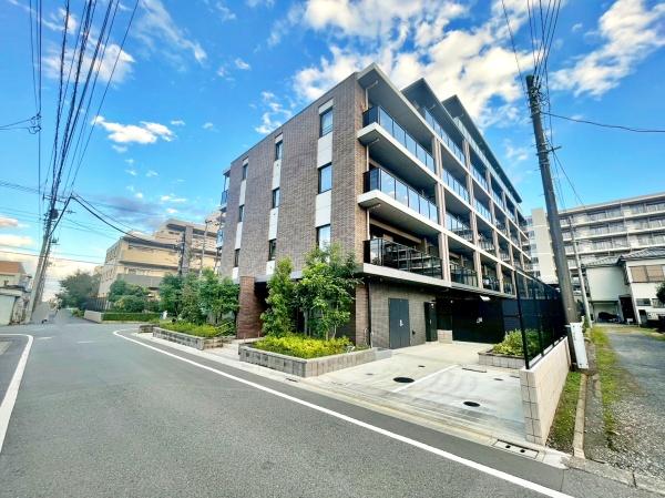 東京都八王子市東浅川町の中古マンションの現地外観写真