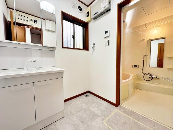 �����s�����q�s���q���̒��È�ˌ��Ă̐��ʑ�E���ʏ�