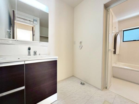 �����s�����q�s��J���̐V�z��ˌ��Ă̐��ʑ�E���ʏ�