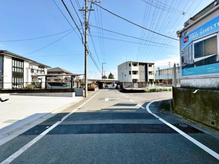 �����s�����q�s��J���̐V�z��ˌ��Ă̑O�ʓ��H�܂ތ��n�ʐ^