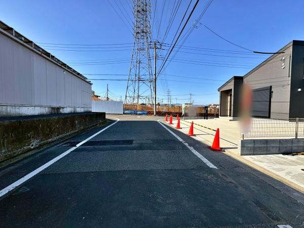 �����s�����q�s��J���̐V�z��ˌ��Ă̑O�ʓ��H�܂ތ��n�ʐ^