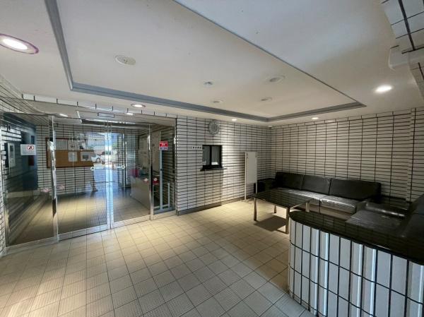 �����s�����q�s���Ԓ��̒��Ã}���V�����̃G���g�����X