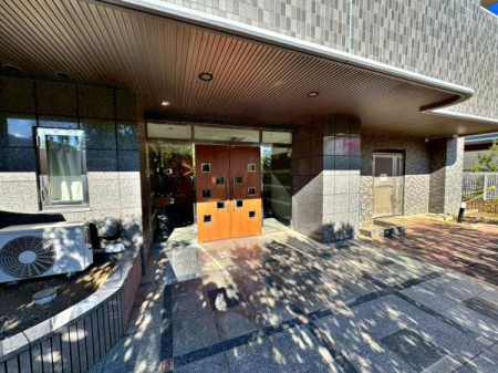 �����s����a�s����2���ڂ̒��Ã}���V�����̃G���g�����X