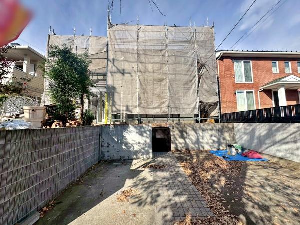 �����s�����q�s��z��3���ڂ̒��È�ˌ��Ă̒��ԏ�