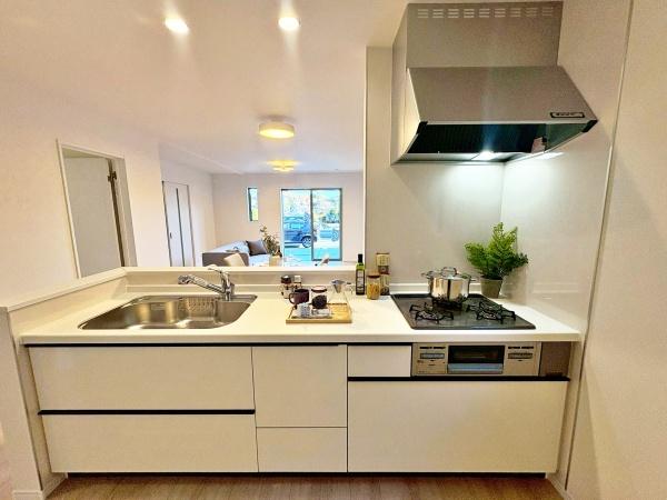 �����s�����q�s���������̐V�z��ˌ��ẴL�b�`��