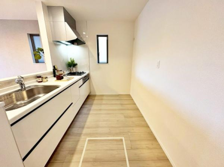 �����s�����q�s���������̐V�z��ˌ��ẴL�b�`��