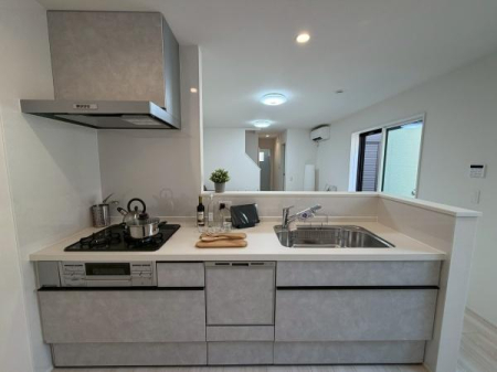 �����s�����q�s�󕪕����̐V�z��ˌ��ẴL�b�`��