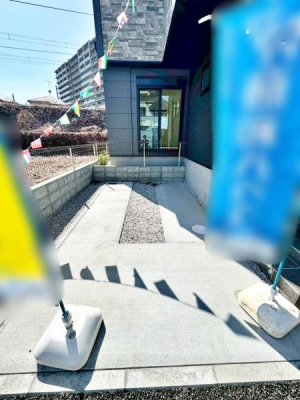 �����s�����q�s�q����1���ڂ̐V�z��ˌ��Ă̒��ԏ�