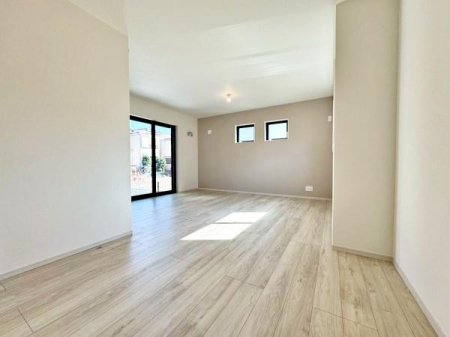 �����s�����q�s�q����1���ڂ̐V�z��ˌ��Ẵ��r���O