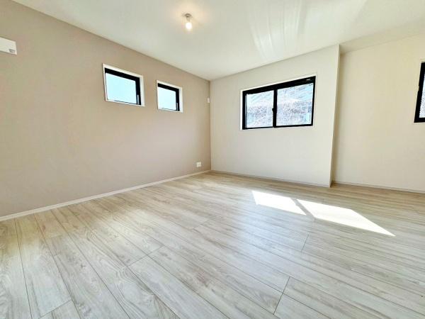 �����s�����q�s�q����1���ڂ̐V�z��ˌ��Ẵ��r���O