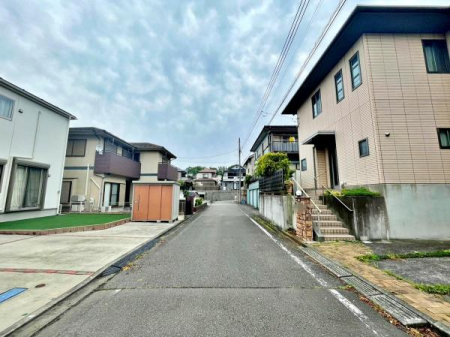 �����s�����q�s�Бq���̒��È�ˌ��Ă̑O�ʓ��H�܂ތ��n�ʐ^