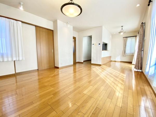 �����s�����q�s�Бq���̒��È�ˌ��Ẵ��r���O