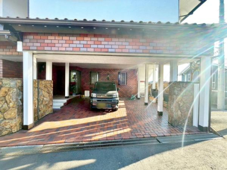 �����s�����q�s�Β��̒��È�ˌ��Ă̒��ԏ�