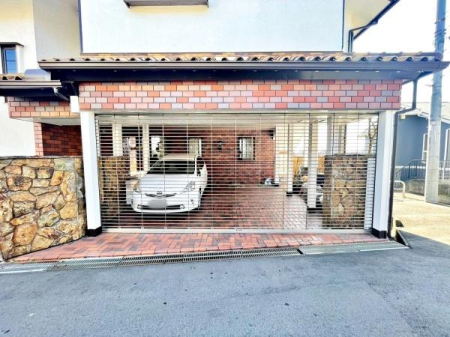 �����s�����q�s�Β��̒��È�ˌ��Ă̒��ԏ�