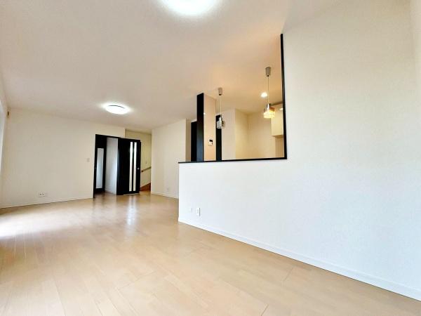 �����s�����q�s�Бq���̒��È�ˌ��Ẵ��r���O