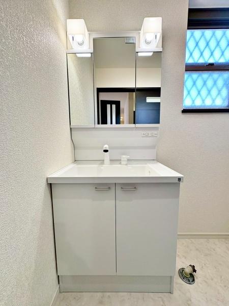 �����s�����q�s�Бq���̒��È�ˌ��Ă̐��ʑ�E���ʏ�