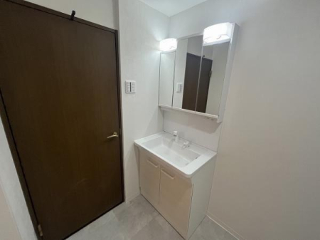 sqs䒬2ڂ̒Ã}V̐ʑEʏ